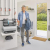 Person verwendet das Gardena 5600 SilentComfort